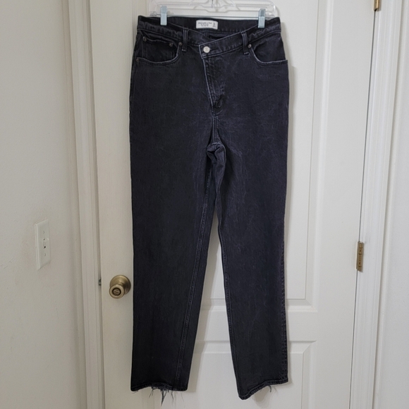Abercrombie & Fitch Size 31 / 12 Washed Black The 90's Straight Ultra High Rise - Picture 2 of 13